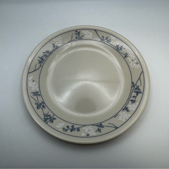 First of Spring by Corelle 6 3/4" Dessert or Bread Plates set of 4 - Picture 5 of 7